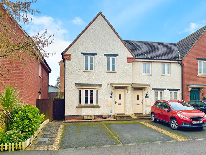 3 Bedroom End Terrace House For Sale In Watt Avenue, Grantham, Grantham, NG33