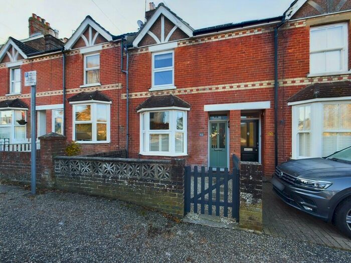 3 Bedroom Terraced House To Rent In Oakhill Road, Horsham, RH13