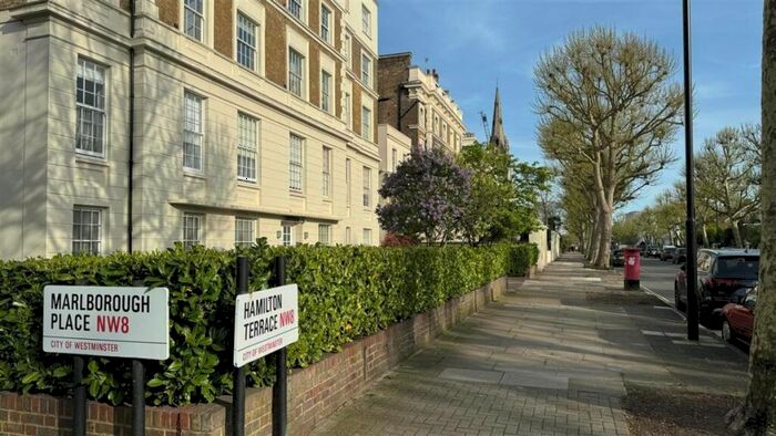 2 Bedroom Apartment To Rent In Hamilton Terrace, - Central Location, NW8