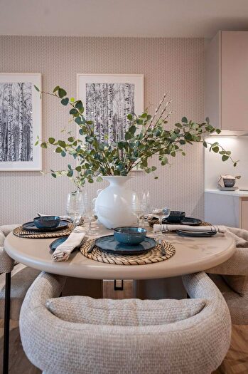 3 Bedroom Flat For Sale In Northwick Parkside, Harrow, HA1