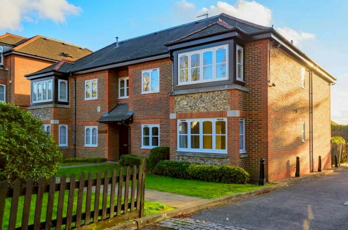 1 Bedroom Flat To Rent In Carew Road, Northwood, HA6