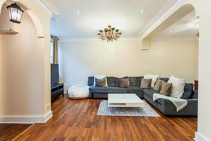 3 Bedroom Town House To Rent In Elvaston Mews, London, SW7