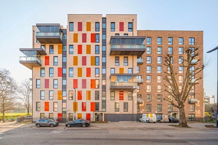 2 Bedroom Flat For Sale In Bollo Bridge Road, Acton, W3