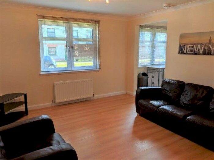 2 Bedroom Flat To Rent In Grandholm Crescent, Bridge Of Don, Aberdeen, AB22