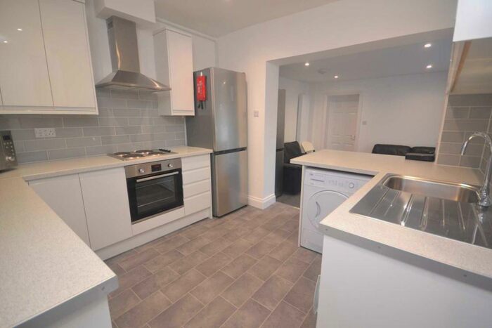 5 Bedroom Semi-Detached House To Rent In Crescent Road, Reading, RG1