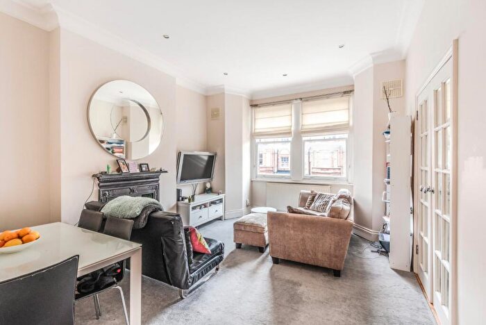 2 Bedroom Flat To Rent In Goldhurst Terrace, South Hampstead, London, NW6