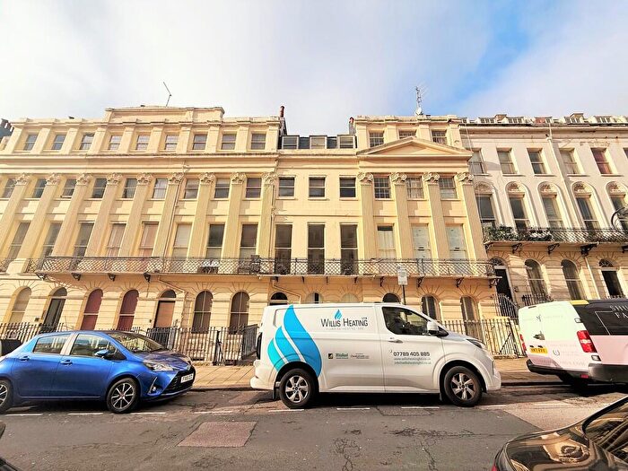 1 Bedroom Flat For Sale In Oriental Place, Brighton, BN1