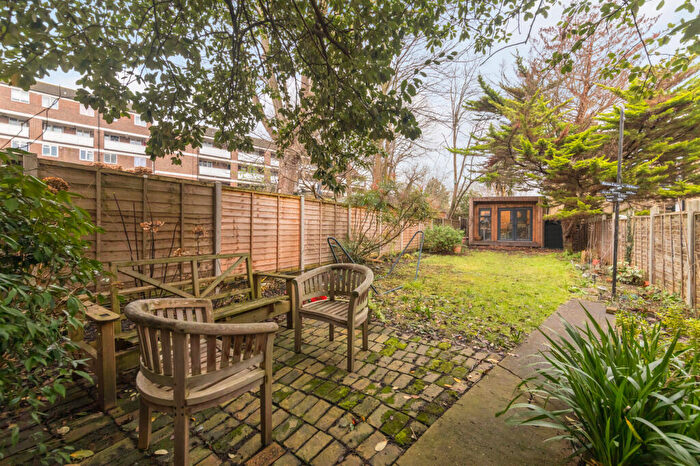 2 Bedroom Flat For Sale In Jerningham Road, SE14