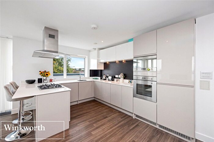2 Bedroom Flat For Sale In Goldstone Crescent, Hove, East Sussex, BN3