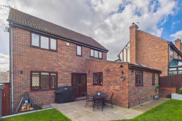 4 Bedroom Detached House For Sale In The Glades, Hemel Hempstead, HP1