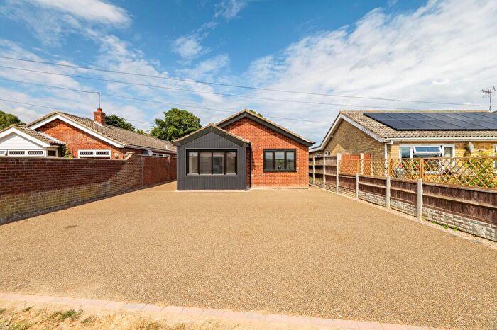 3 Bedroom Detached Bungalow For Sale In Beach Road, Scratby, NR29