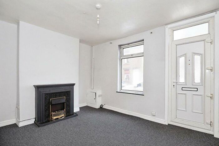 3 Bedroom House To Rent In Milgate Street, Royston, Barnsley, S71