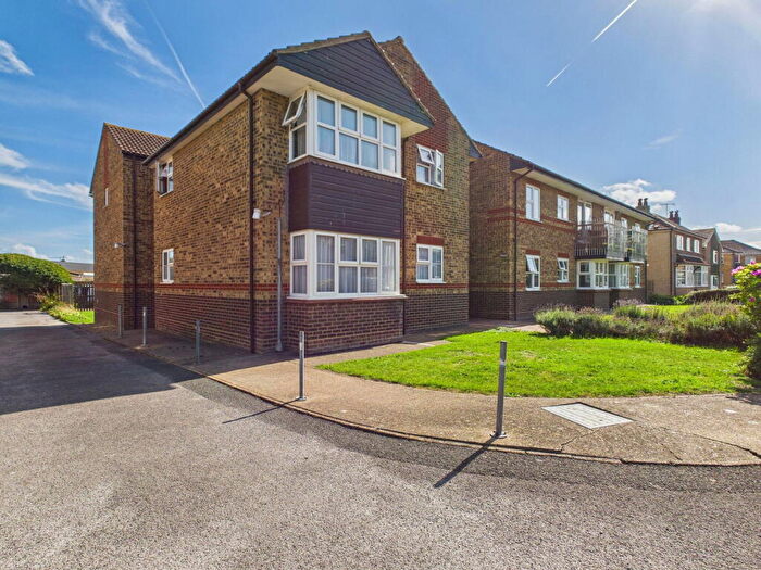 1 Bedroom Flat For Sale In Beech Grove, Old Salts Farm Road, Lancing, BN15