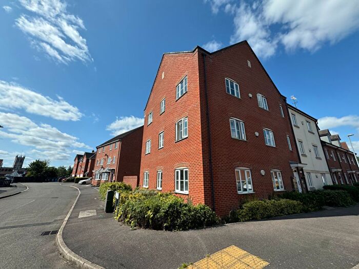 2 Bedroom Flat To Rent In Waterfields, Retford, DN22