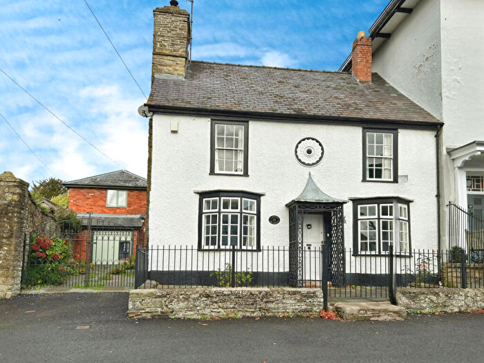 4 Bedroom Detached House For Sale In The Square Kington, HR5