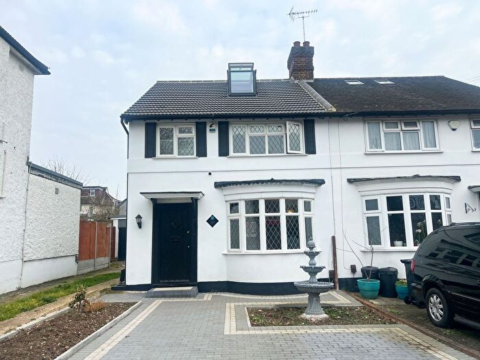 4 Bedroom Semi-Detached House To Rent In St. Barnabas Road, Woodford Green, IG8