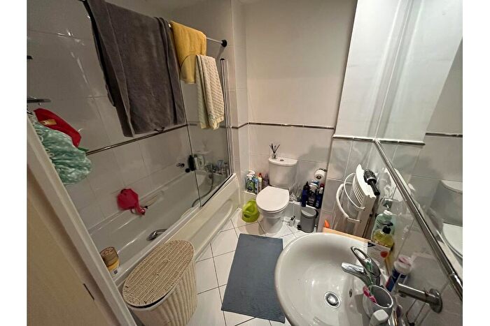 2 Bedroom Apartment To Rent In Centrium, Station Approach, Woking, GU22