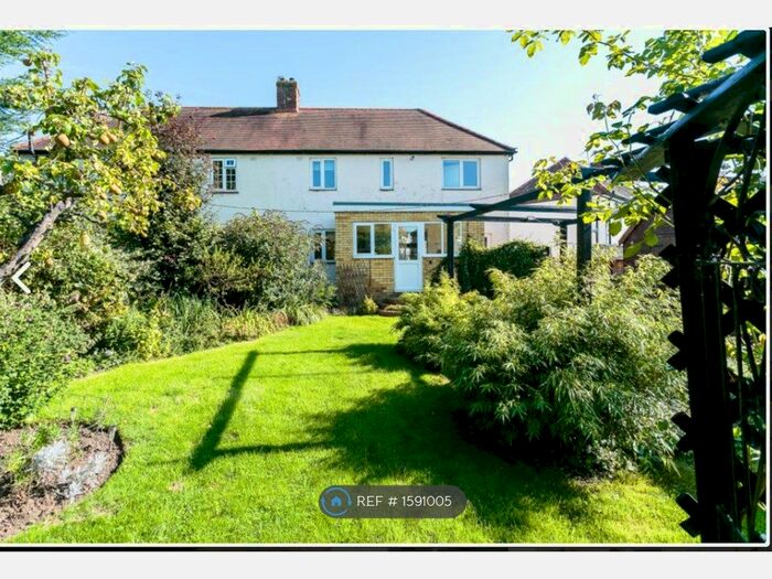 5 Bedroom Semi-Detached House To Rent In Durham Close, Guildford, GU2