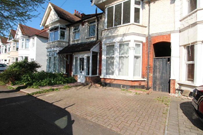 3 Bedroom Semi-Detached House To Rent In Christchurch Road, Southend On Sea, SS2