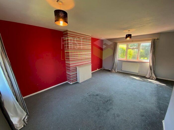 3 Bedroom Terraced House To Rent In Woodland Drive, Braunstone, LE3
