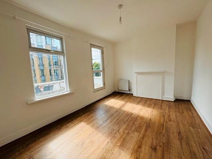 1 Bedroom Flat To Rent In Bath Road, Slough, SL1