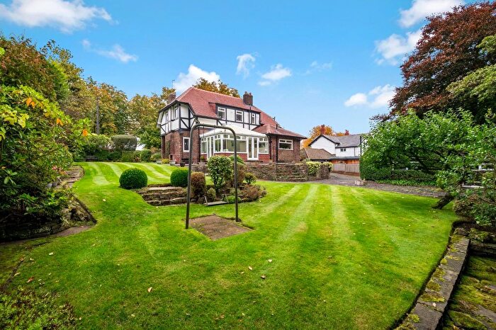 4 Bedroom Detached House For Sale In Hawkshaw Avenue, Sunnyhurst, Darwen, BB3