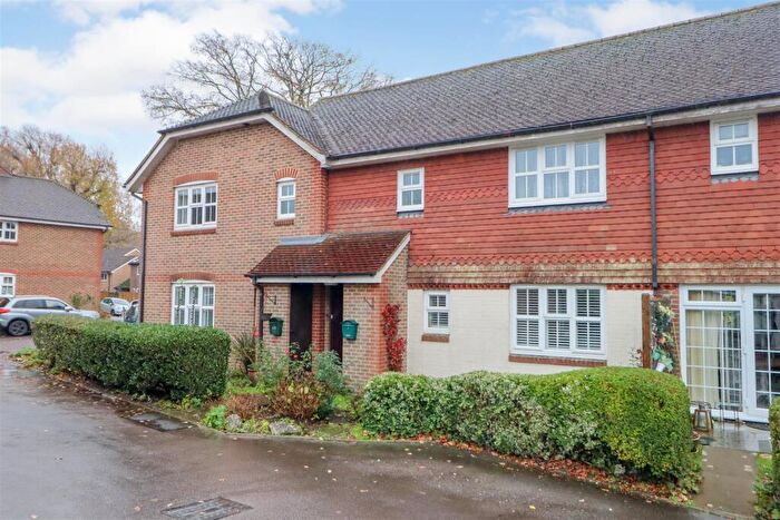 1 Bedroom Flat For Sale In Rosehill, Billingshurst, RH14