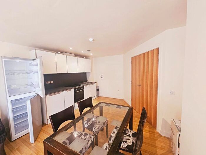 2 Bedroom Flat For Sale In Fleet Street, Birmingham, West Midlands, B3