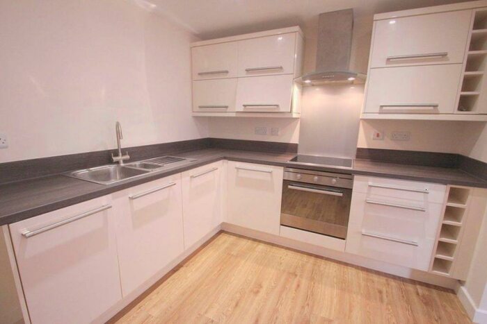 2 Bedroom Flat To Rent In The Parade, Leicester, LE2