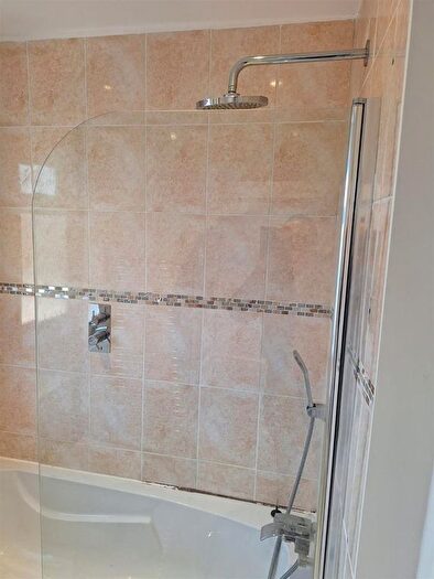 5 Bedroom Property To Rent In Windsor Crescent, Northampton, NN5