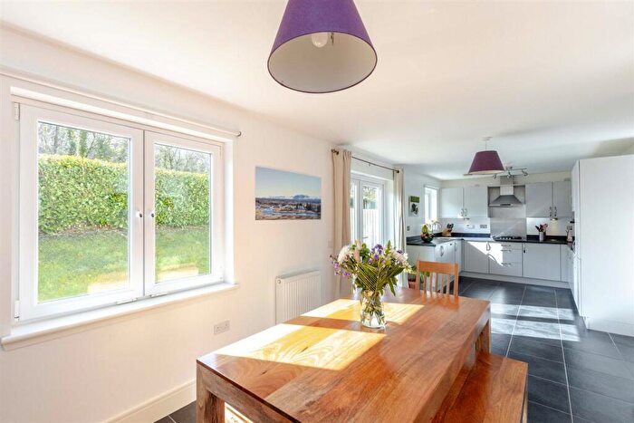 4 Bedroom Detached House For Sale In New Calder Mill Road, Mid Calder, EH54