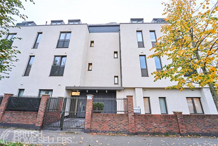 2 Bedroom Apartment For Sale In Roxborough Avenue, Harrow, HA1