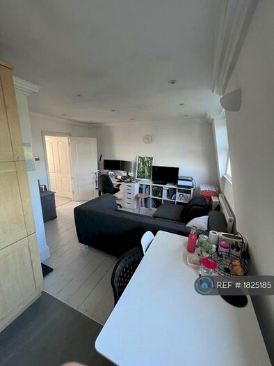 1 Bedroom Flat To Rent In Tollington Way, London, N7