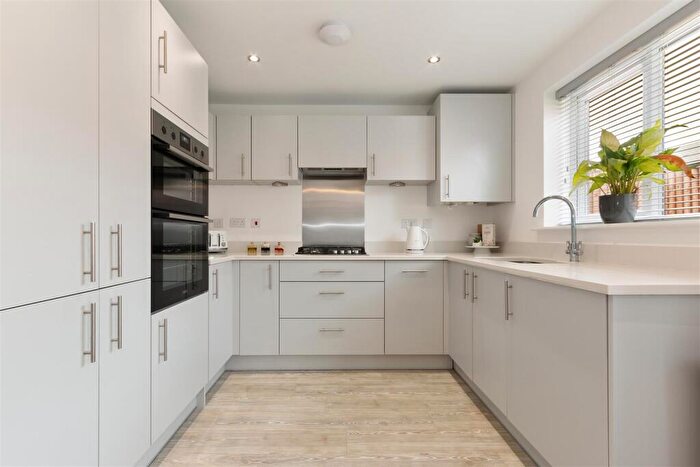 3 Bedroom Semi-Detached House To Rent In Owlthorpe Lane, Rotherham, S60