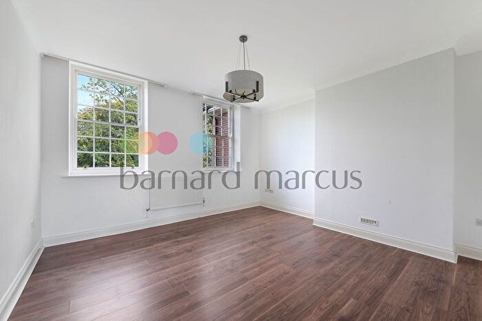 2 Bedroom Flat To Rent In Cayton Road, Coulsdon, CR5