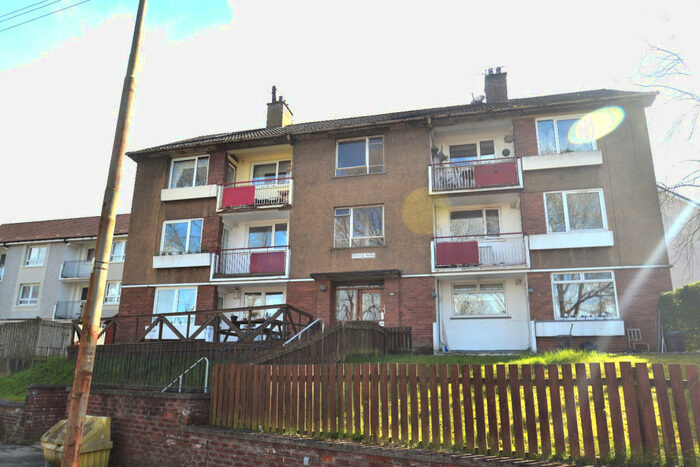 2 Bedroom Flat To Rent In Myrtle Park, Crosshill, G42
