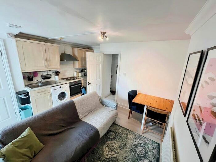 2 Bedroom Apartment To Rent In Buckingham Road, Brighton, BN1