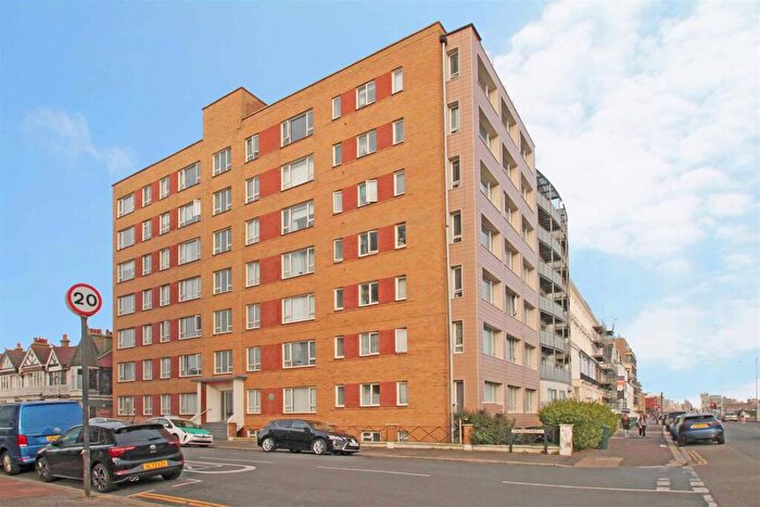 Studio For Sale In Dorset Court, Kingsway, Hove, BN3