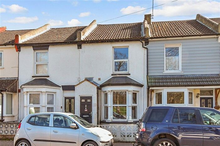 3 Bedroom Terraced House For Sale In Court Lodge Road, Gillingham, Kent, ME7