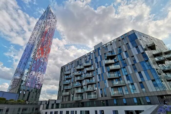 1 Bedroom Flat For Sale In Pinnacle Apartments, Saffron Central Square, Croydon, CR0