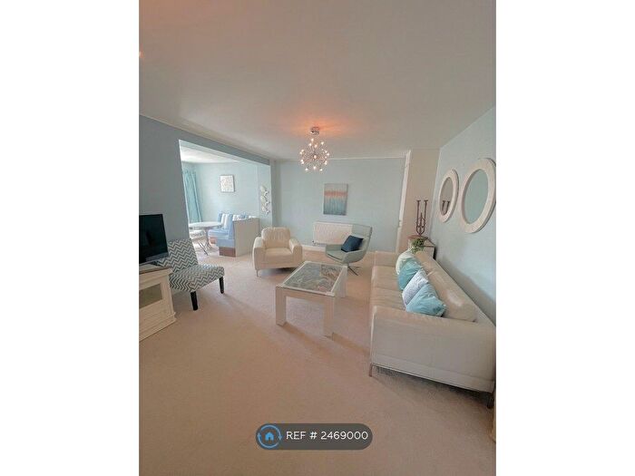 3 Bedroom Flat To Rent In Selsey Avenue, Bognor Regis, PO21