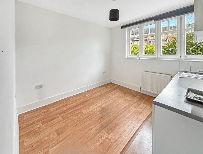 Studio To Rent In Clayponds Lane, Brentford, TW8