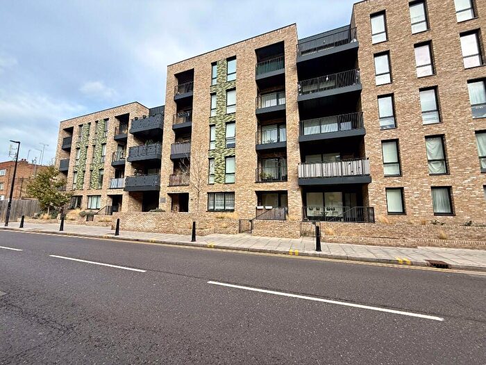 1 Bedroom Apartment For Sale In Westferry Road, London, E14