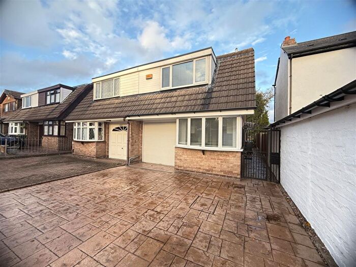 3 Bedroom Semi Detached House To Rent In Green Street, Smethwick, B67