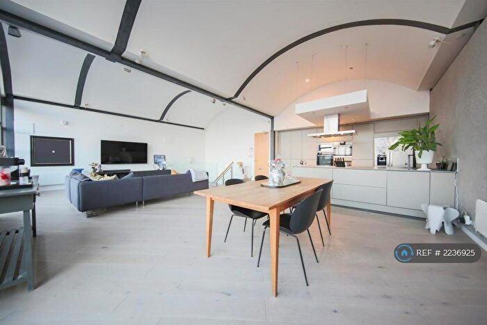 2 Bedroom Penthouse To Rent In Church Street, Manchester, M4