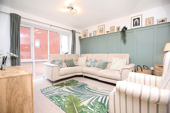 5 Bedroom Detached House For Sale In Corn Fields, Austrey, CV9