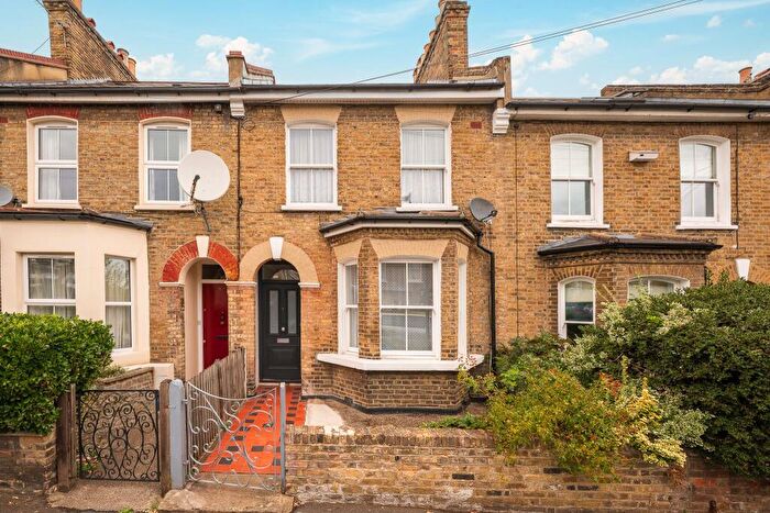 3 Bedroom Semi Detached House For Sale In London, SE15