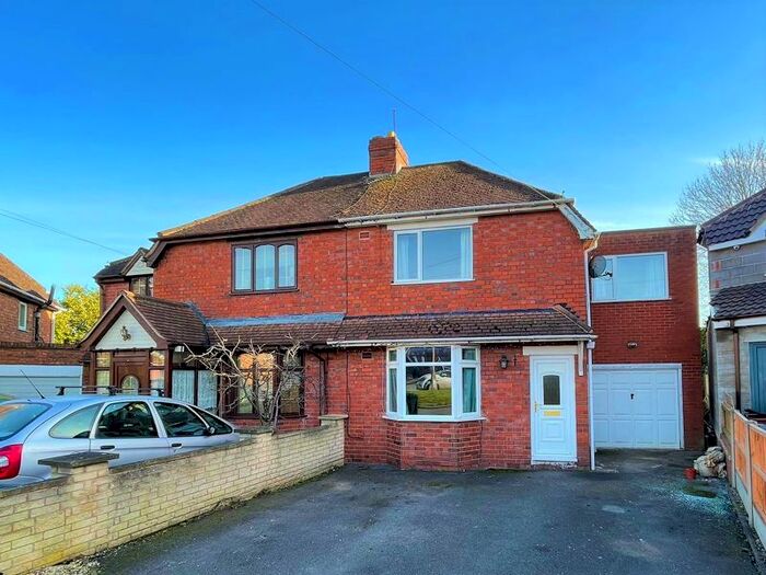 Houses for sale & to rent in WV8 1GH, Teviot Gardens, Bilbrook