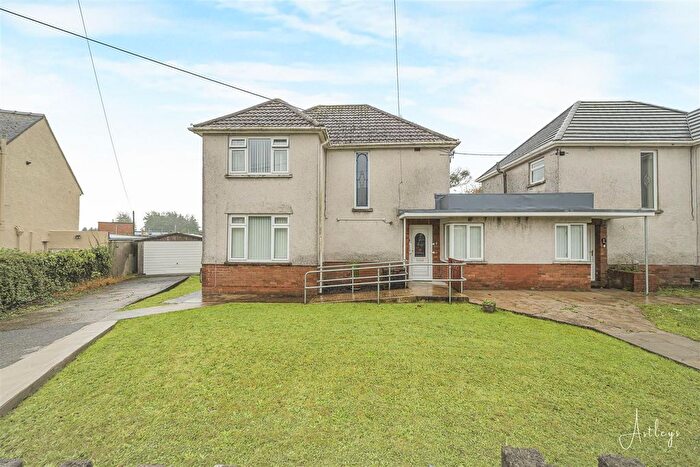 3 Bedroom Semi-Detached House For Sale In Priors Crescent, Dunvant, Swansea, SA2