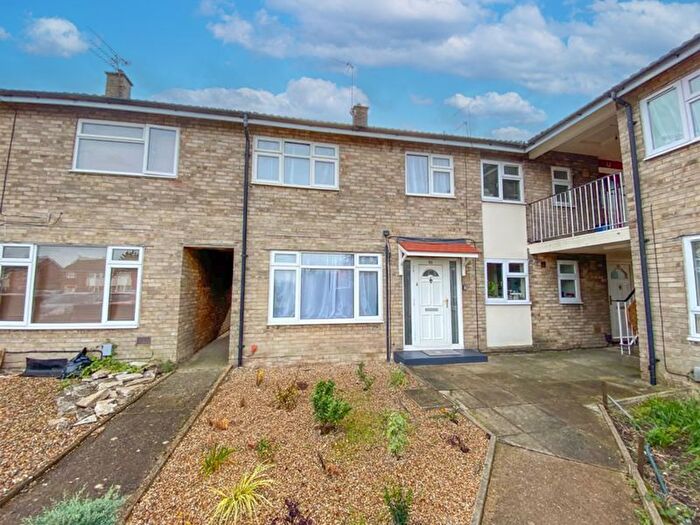2 Bedroom Terraced House For Sale In Grove Road, Houghton Regis, LU5